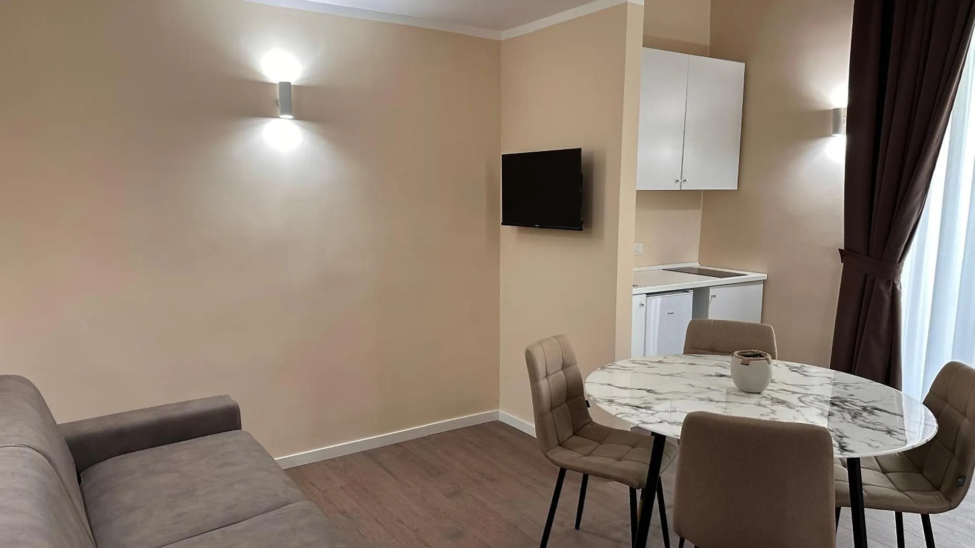 Appartamento Del Conte - Central Naples Apartment